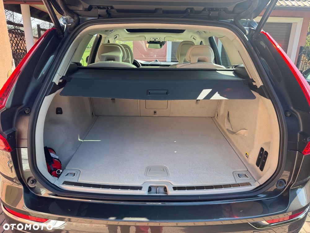 Volvo XC 60 D5 AWD Geartronic Inscription - 24