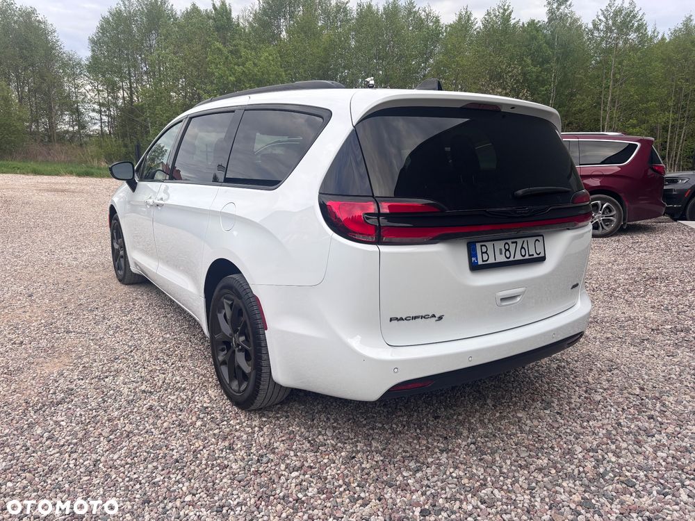 Chrysler Pacifica - 7