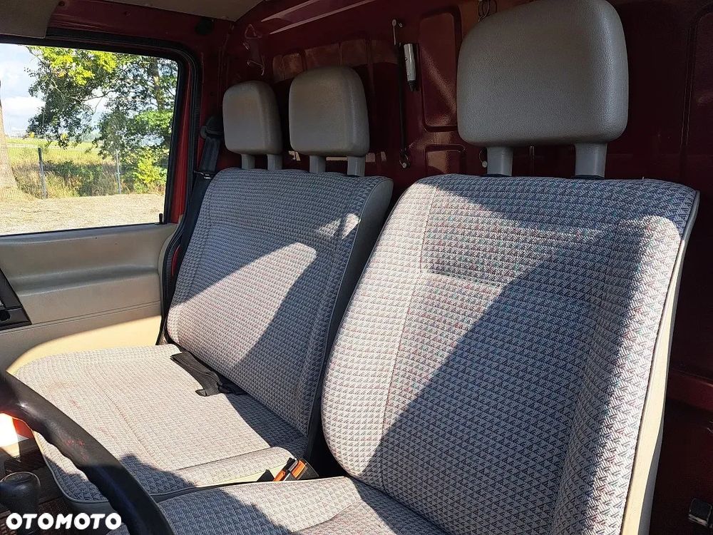 Volkswagen Transporter - 22