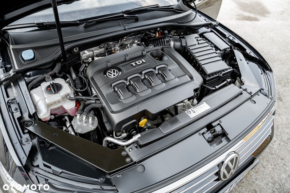 Volkswagen Passat 2.0 TDI SCR 4Motion DDG Highline - 38