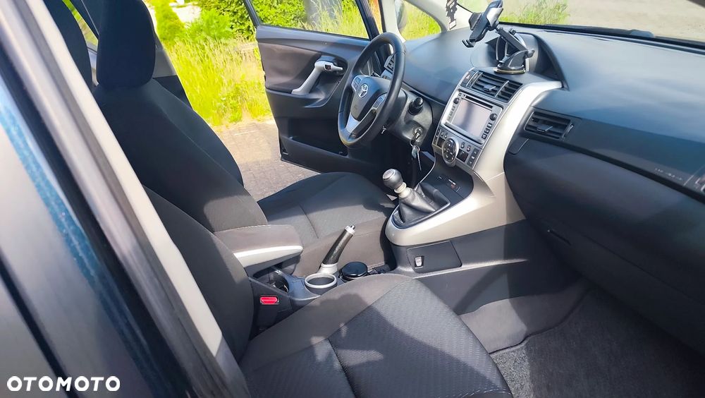 Toyota Verso 2.0 D-4D Executive - 17