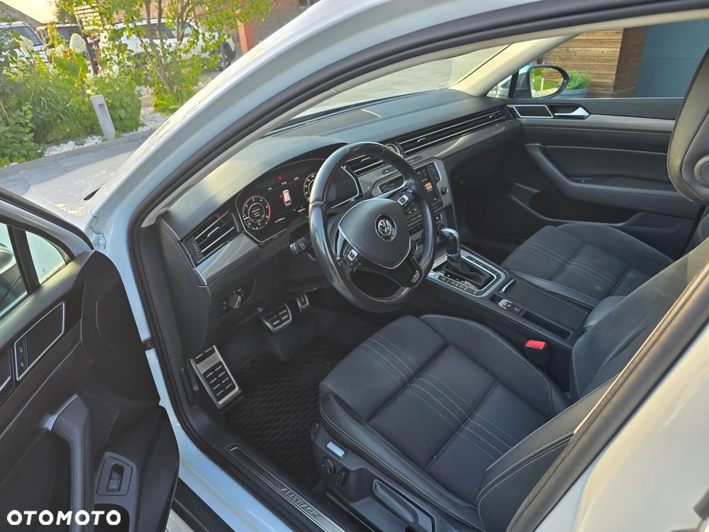Volkswagen Passat Alltrack - 12