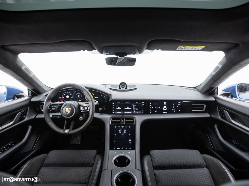 Porsche Taycan Turbo S - 8