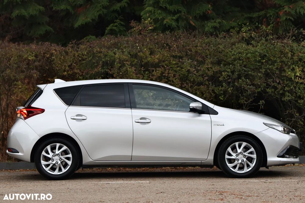 Toyota Auris 1.8 L VVT-i Hybrid Luna - 32