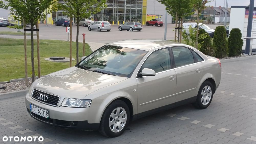 Audi A4 Limousine - 3