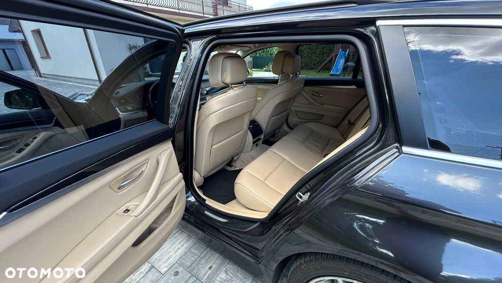 BMW Seria 5 520d Luxury Line - 14