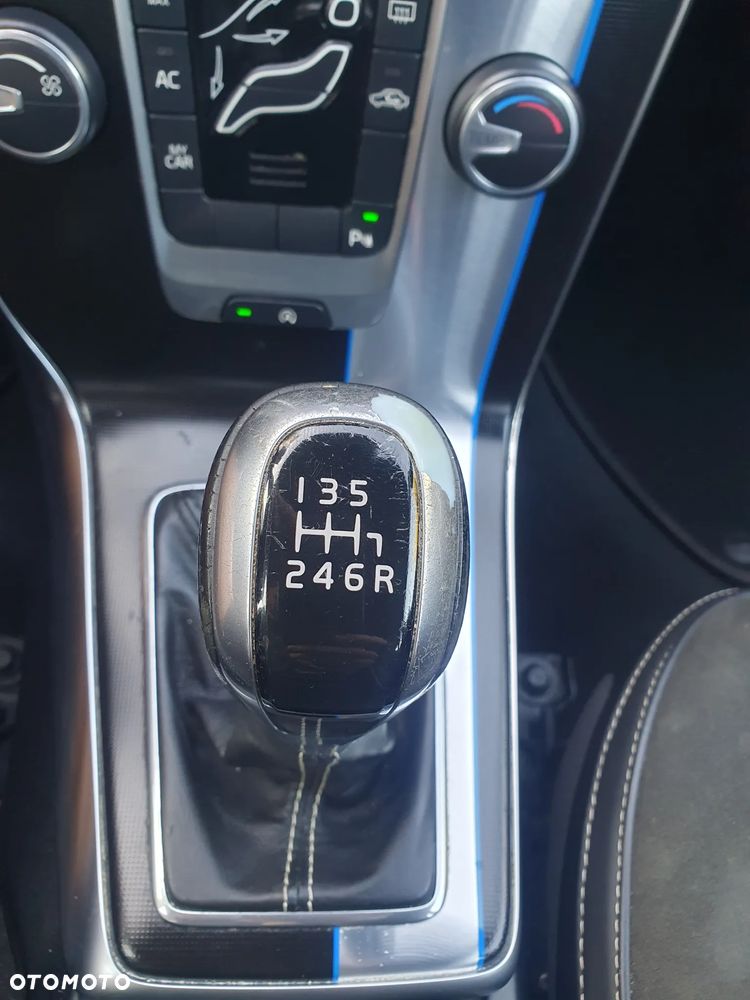 Volvo V40 D2 Drive-E R-Design Kinetic - 12
