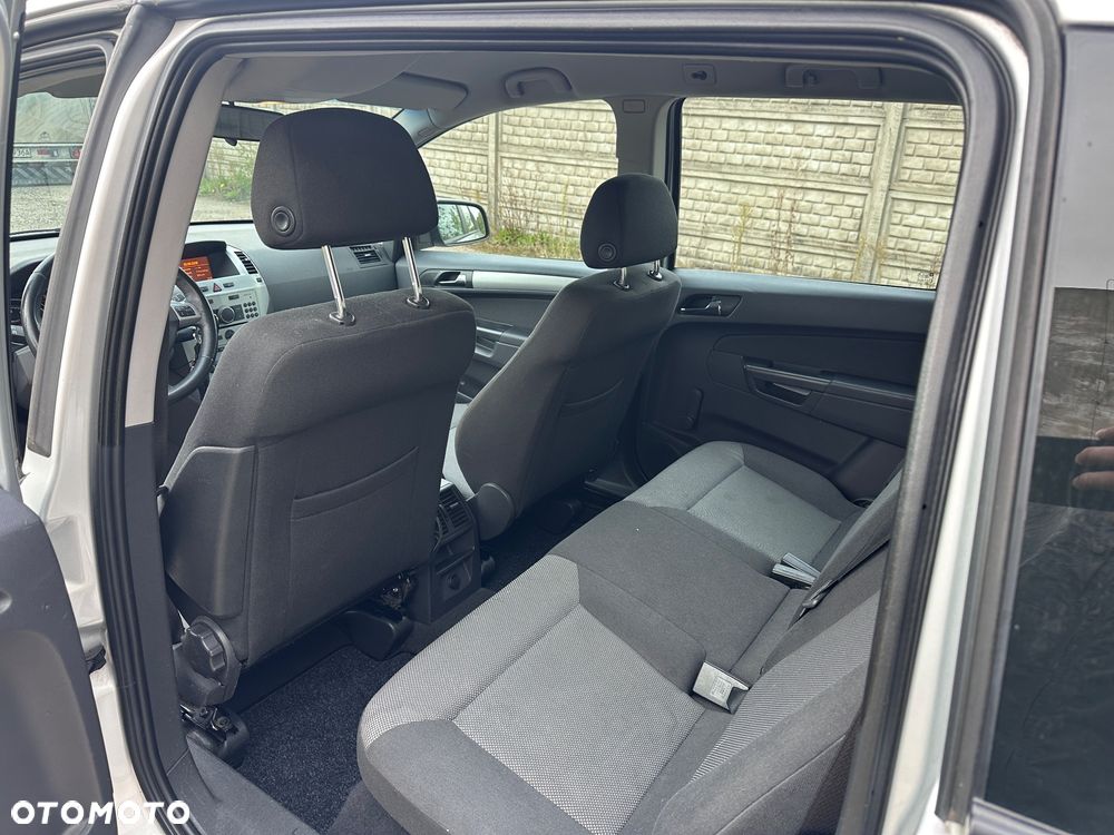 Opel Zafira - 11