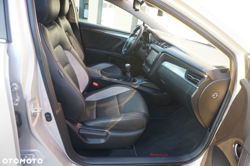 Toyota Avensis 2.0 D-4D Premium - 15