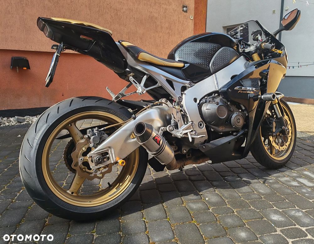 Honda CBR - 3