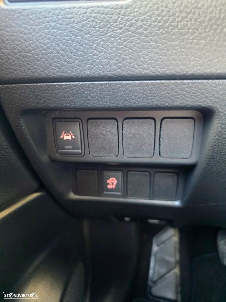 Nissan Qashqai 1.5 dCi N-Connecta Led - 36