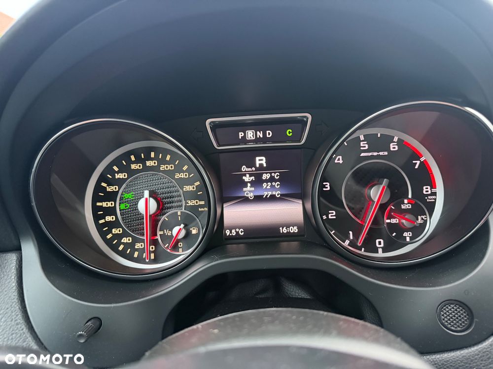 Mercedes-Benz CLA 45 AMG 4Matic 7G-DCT - 39