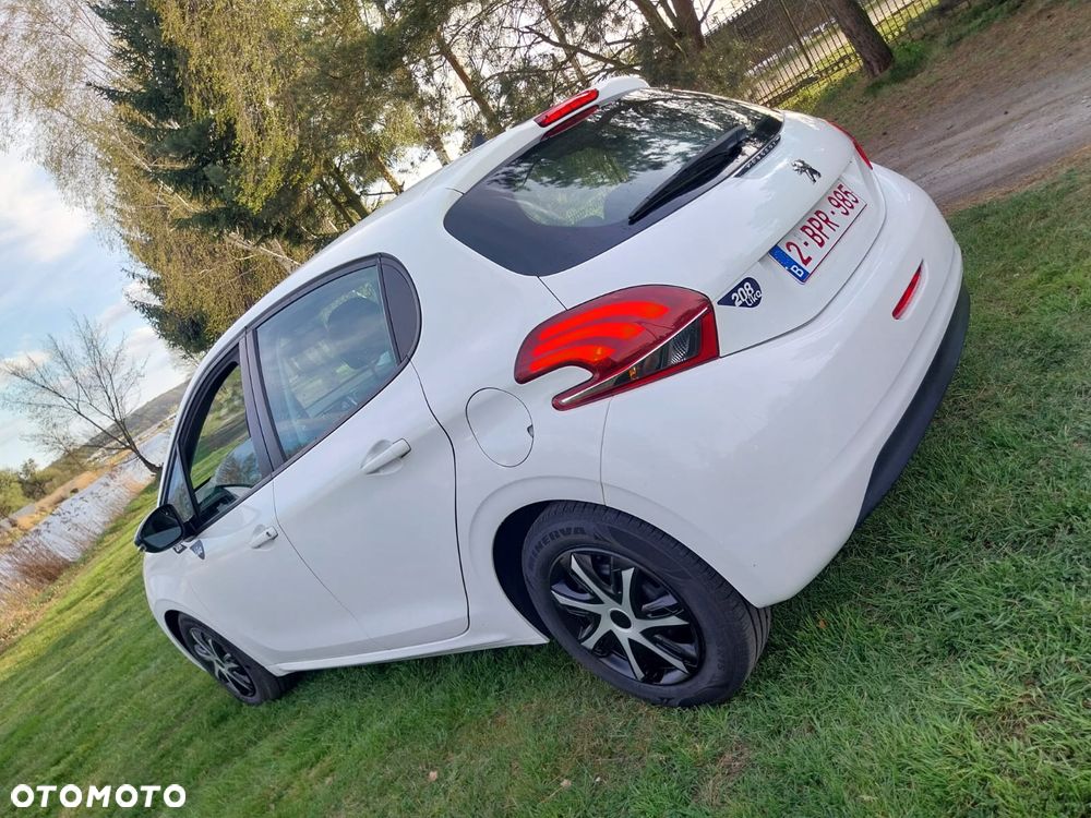 Peugeot 208 - 19