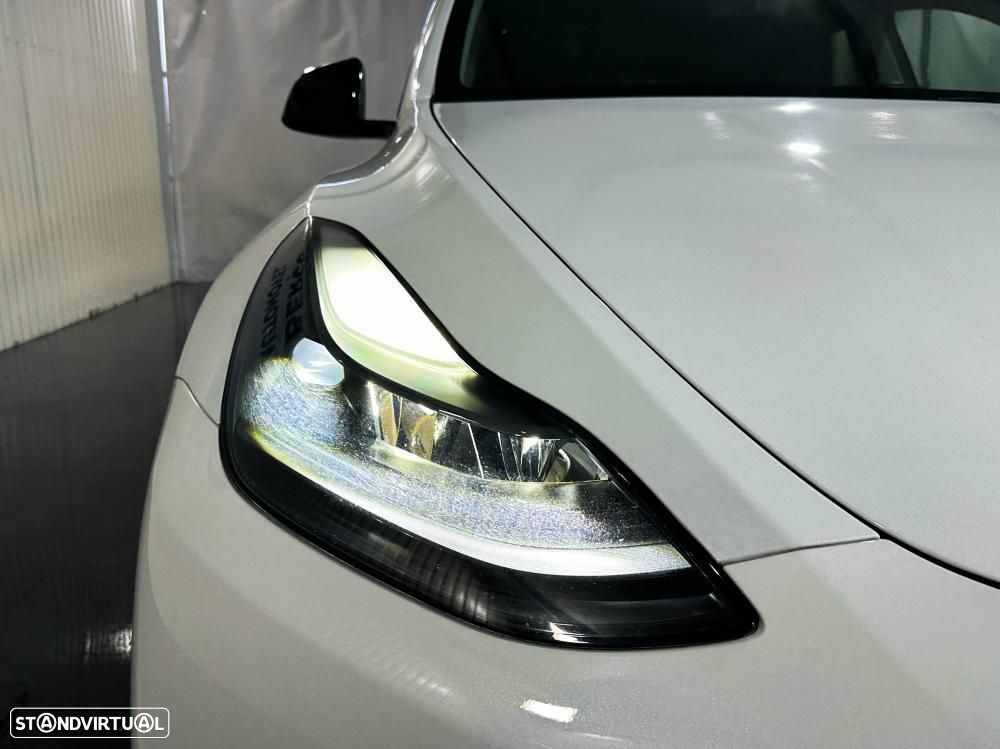 Tesla Model Y Long Range Dual Motor AWD - 15