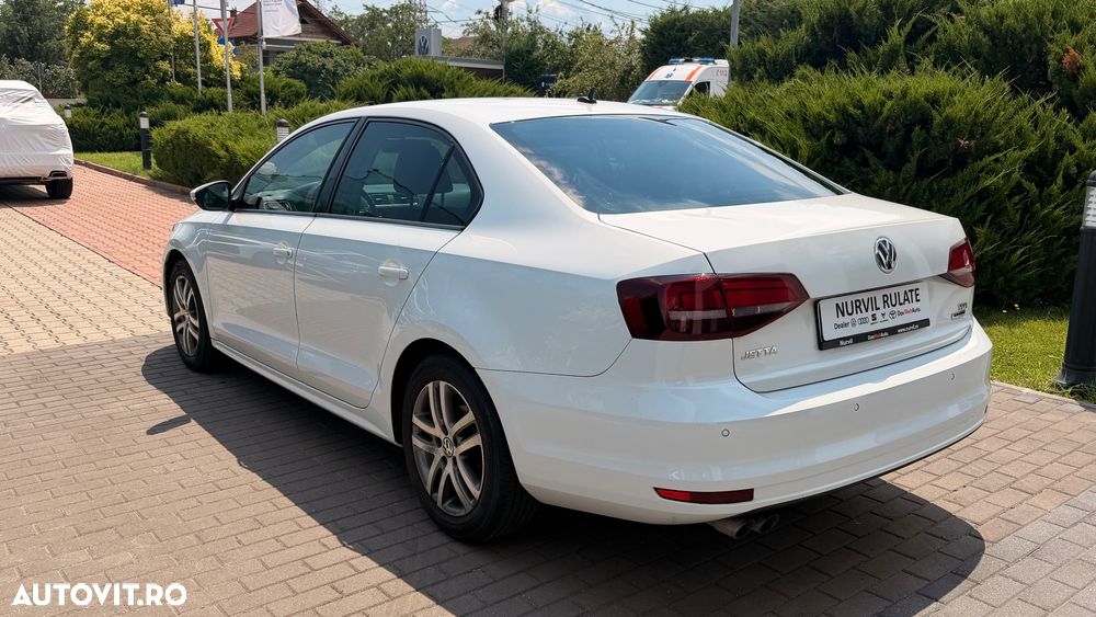 Volkswagen Jetta - 7