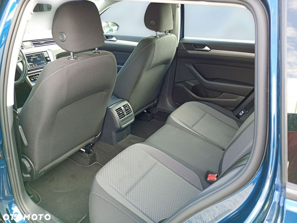 Volkswagen Passat Variant 2.0 TDI EVO Essence - 23