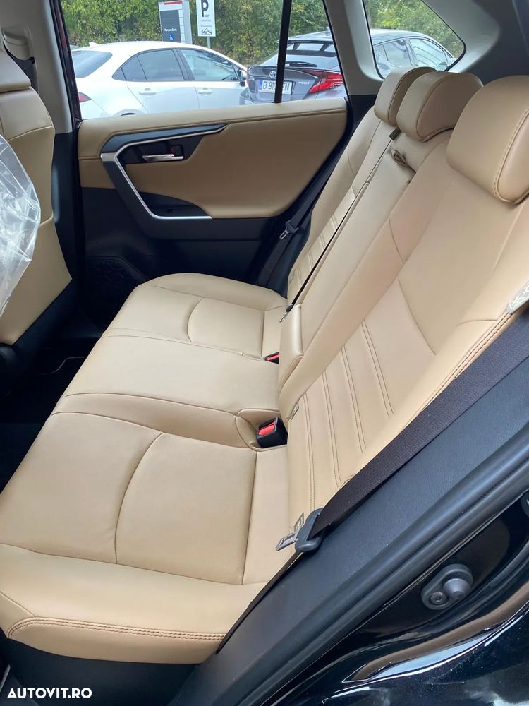 Toyota RAV4 - 13