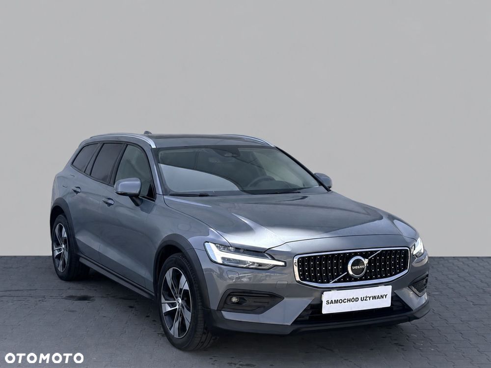 Volvo V60 Cross Country - 3