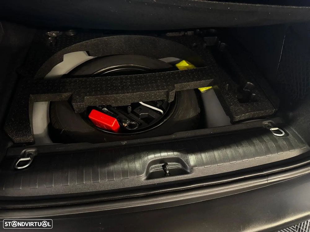 Peugeot 2008 1.2 PureTech Allure - 24