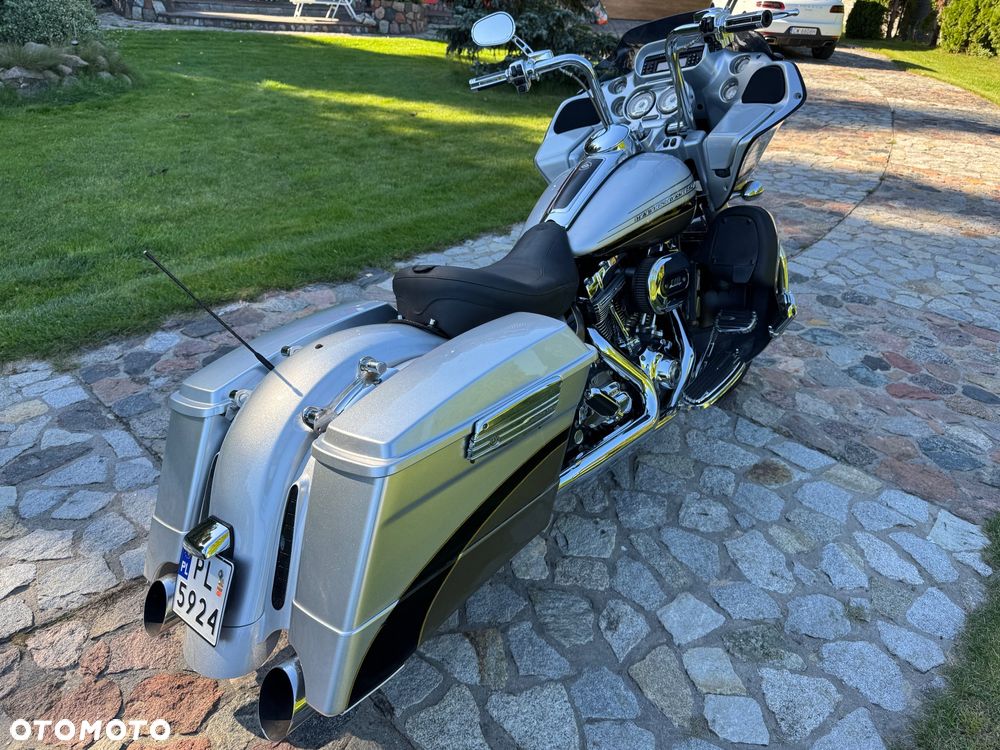 Harley-Davidson Touring Road Glide - 19