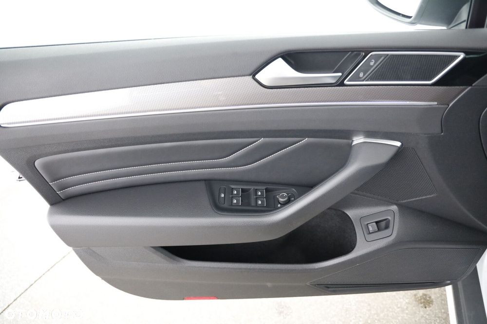 Volkswagen Passat - 21