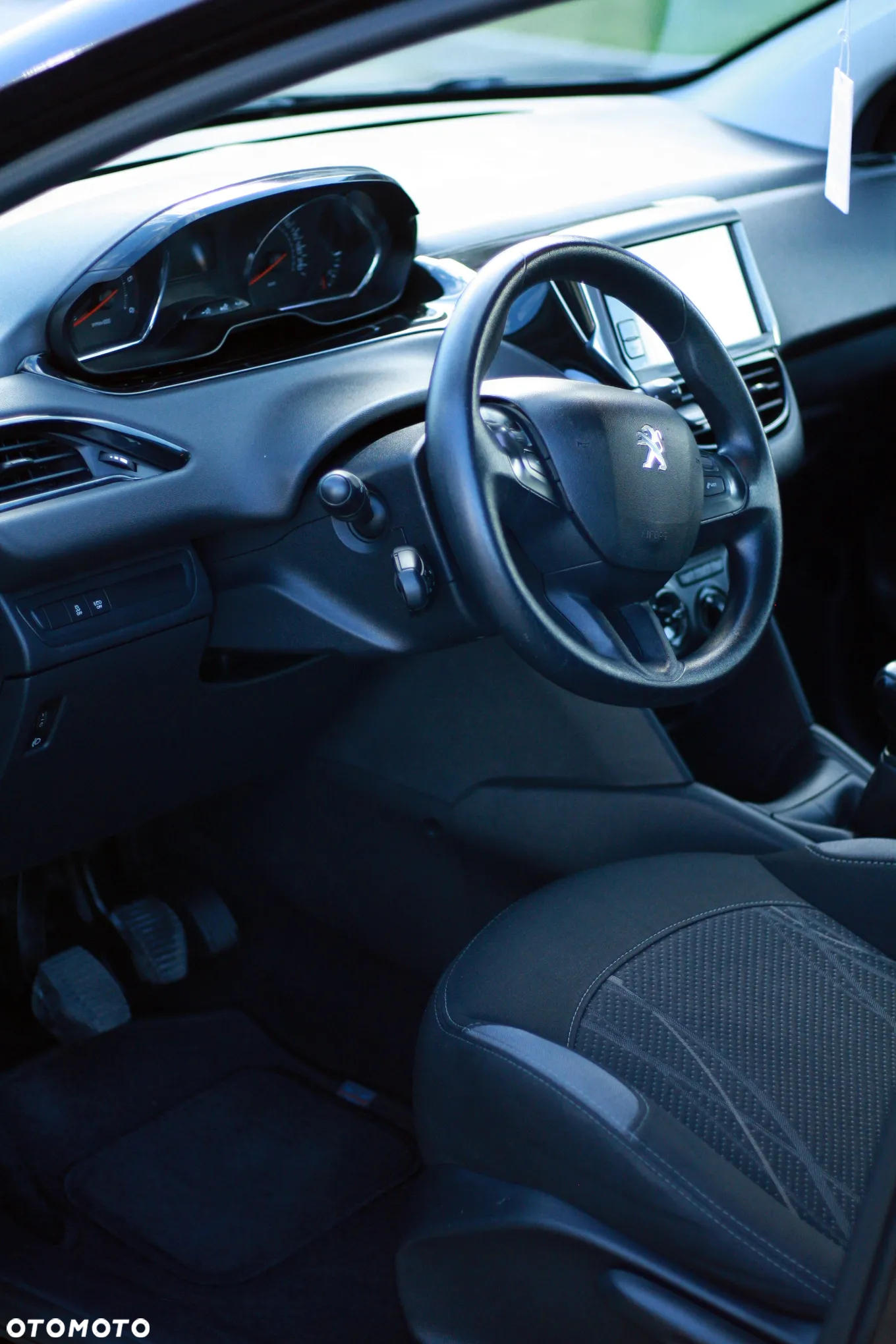 Peugeot 208 1.6 e-HDi Allure STT - 5