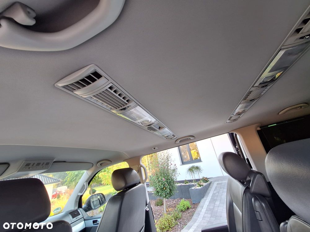 Volkswagen Multivan - 17