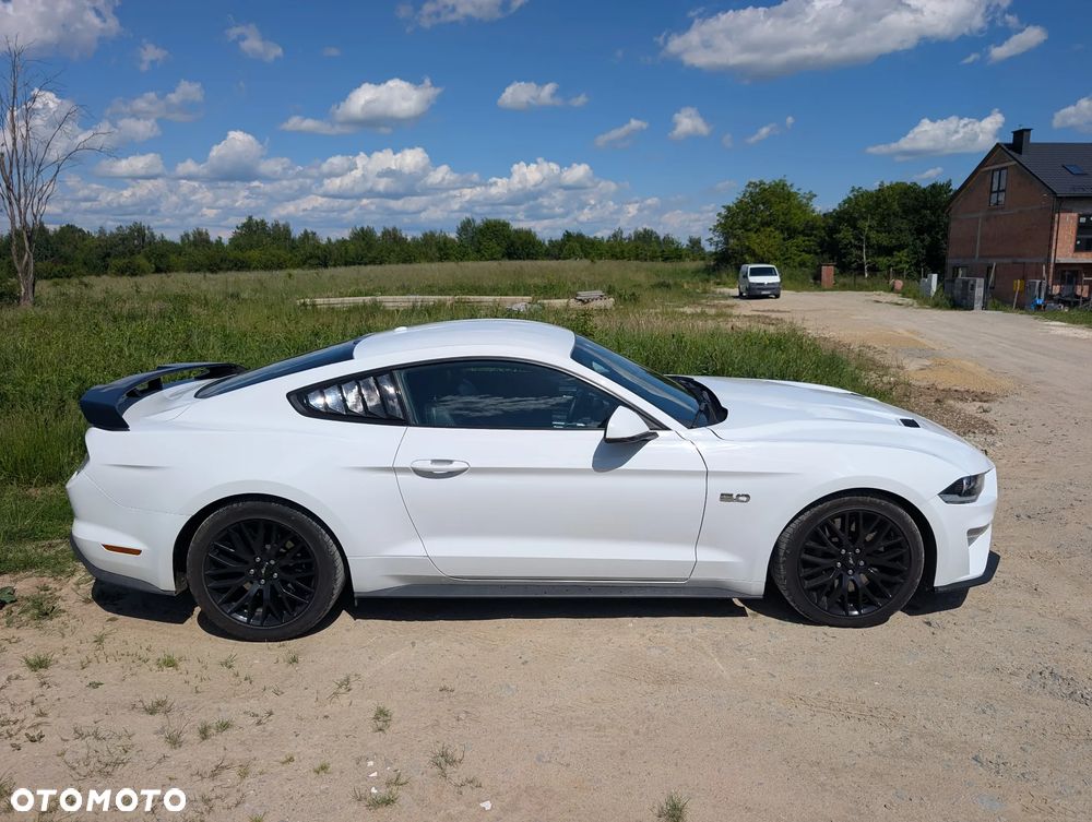 Ford Mustang - 4