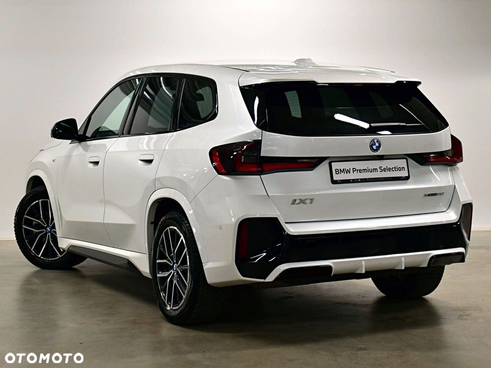 BMW iX1 - 4