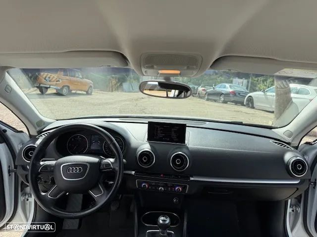Audi A3 Sportback 1.6 TDI Attraction - 9