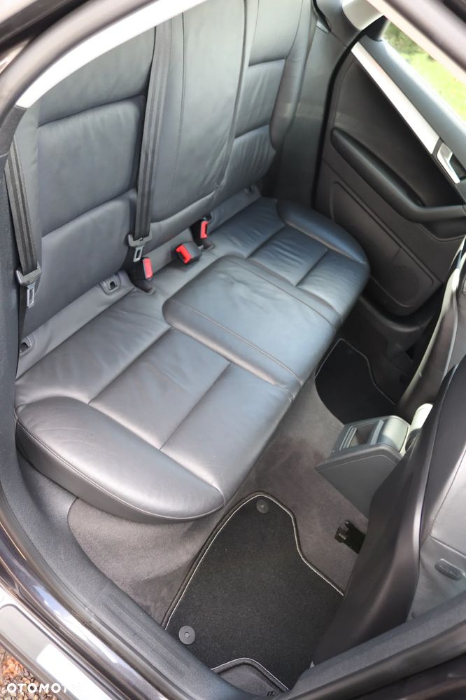 Audi A3 Sportback 2.0 TDI quattro Ambition - 32