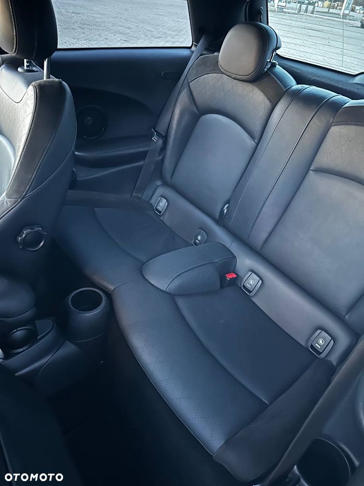 MINI John Cooper Works - 15