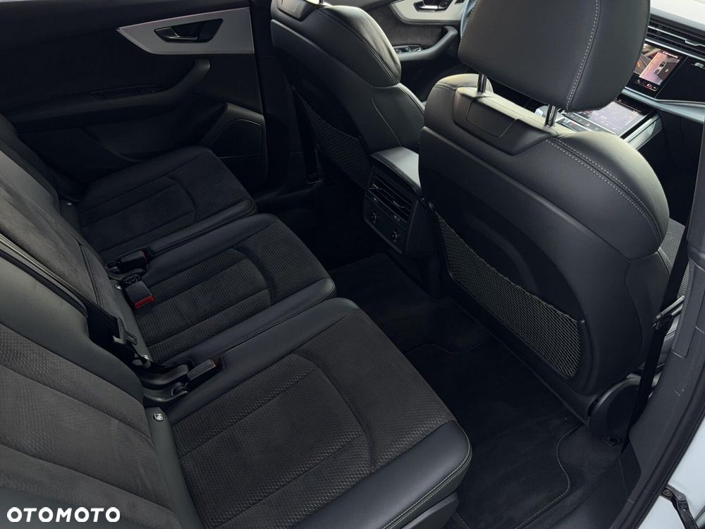 Audi Q7 55 TFSI mHEV Quattro S Line Tiptr - 38