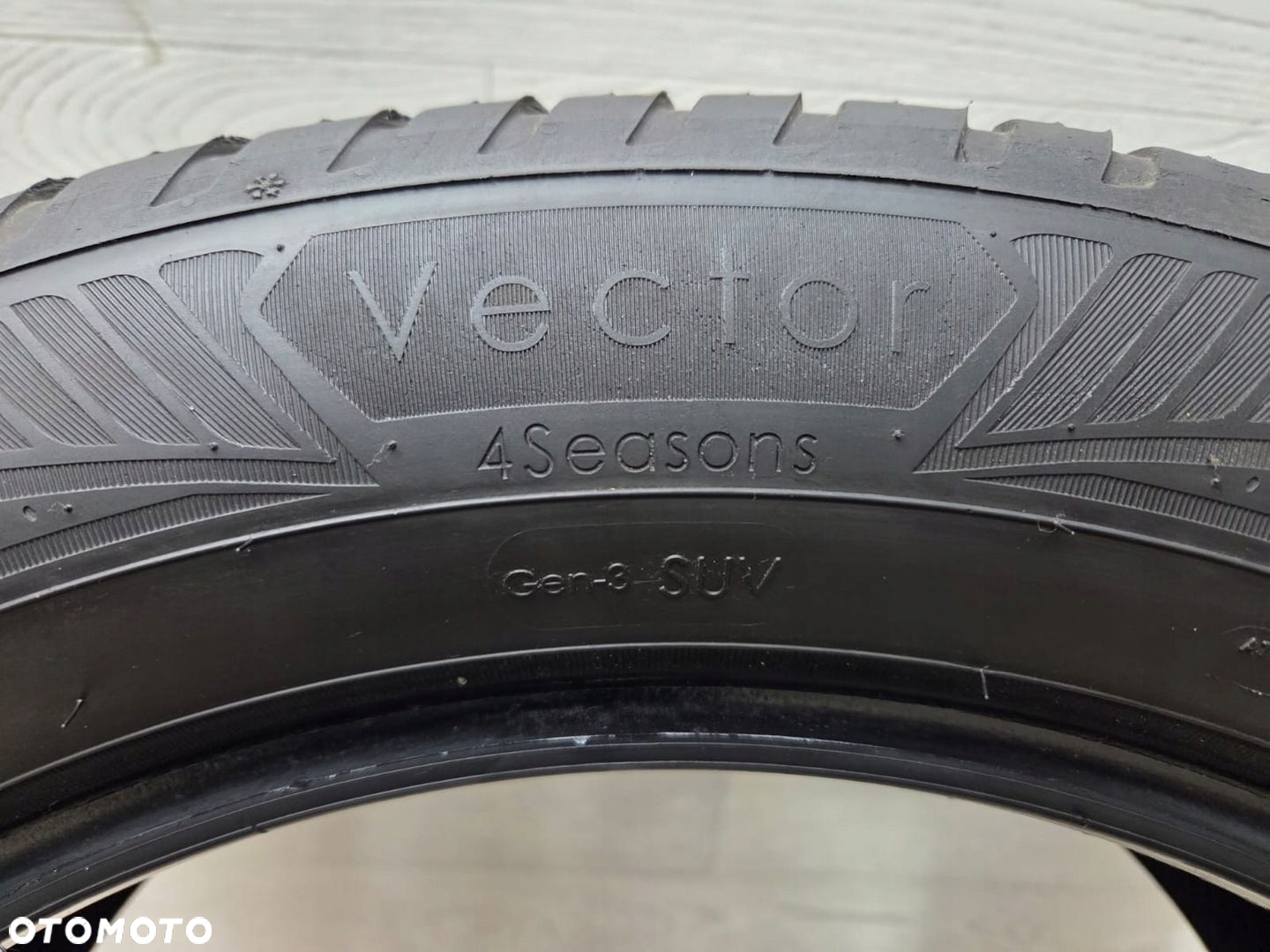Opona całoroczna Goodyear Vector 4SEASONS GEN-3 SUV 235/55R18 104 V - 5