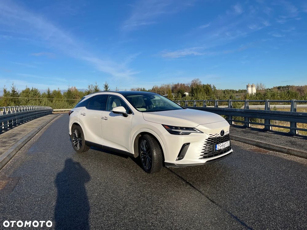 Lexus RX 450h+ Omotenashi - 2