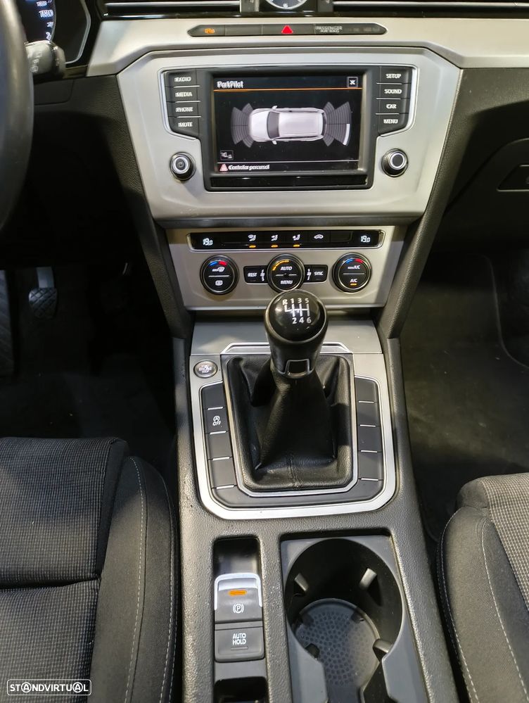 VW Passat Variant 1.6 TDI BlueMotion - 7