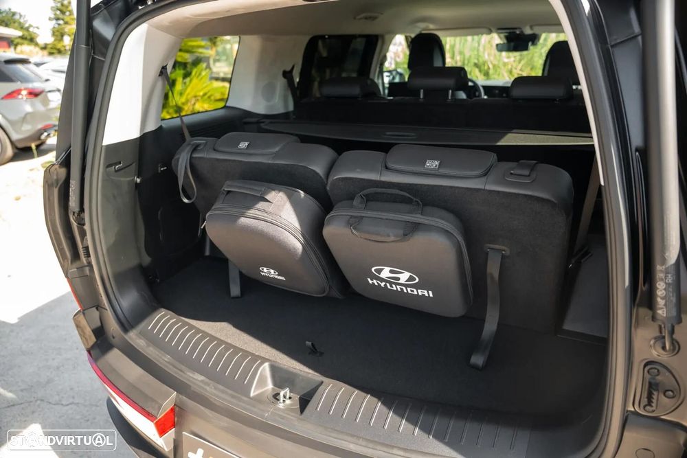 Hyundai Santa Fe 1.6 Plugin-Hybrid 4WD 7L Signature - 36