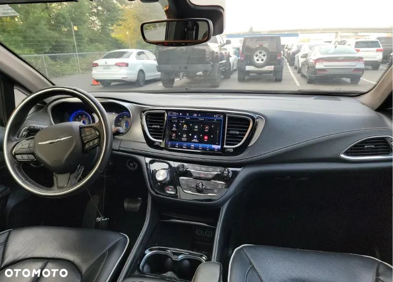 Chrysler Pacifica - 10