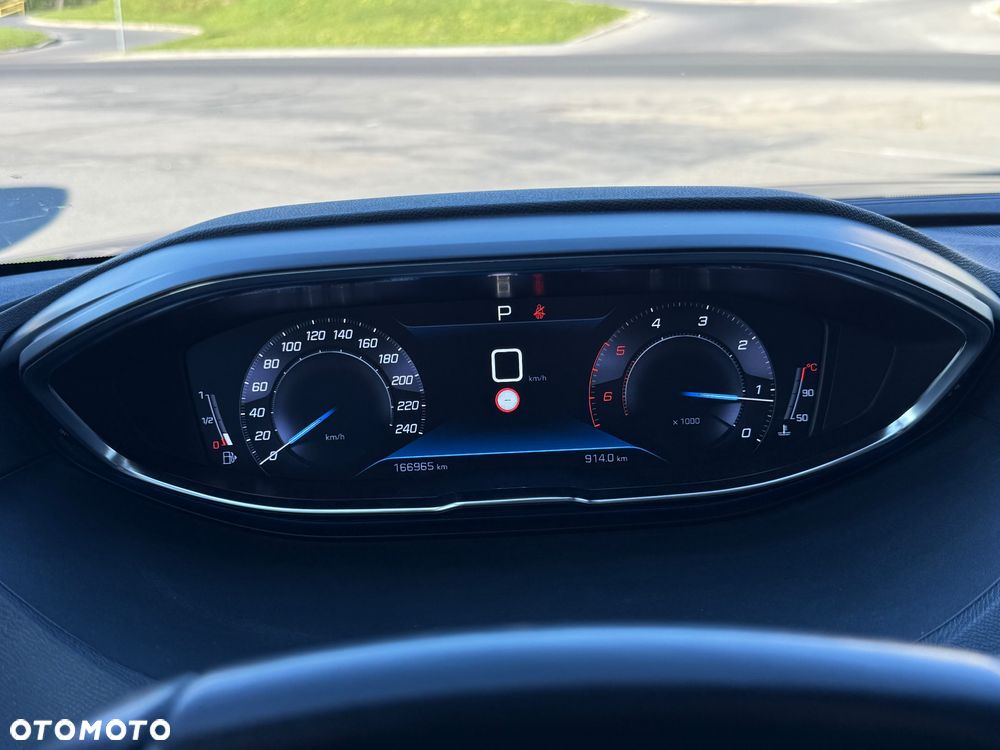 Peugeot 3008 1.5 BlueHDi Allure S&S EAT8 - 8