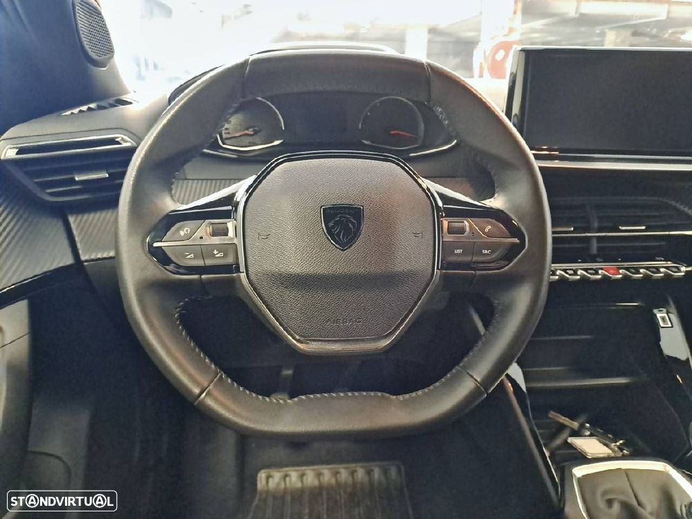 Peugeot 2008 1.2 PureTech Active - 12