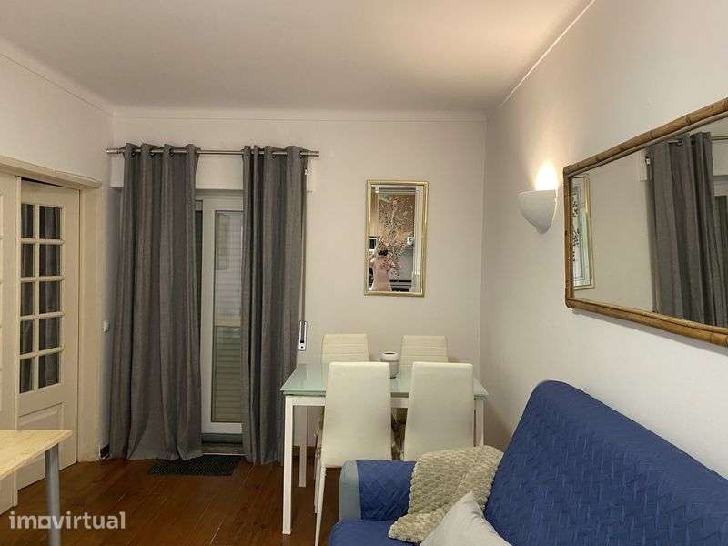 T1 para venda no Estoril - Grande imagem: 2/9