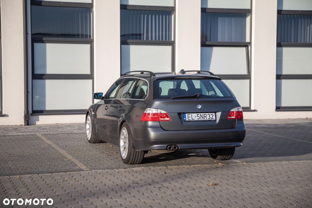 BMW Seria 5 525d - 12