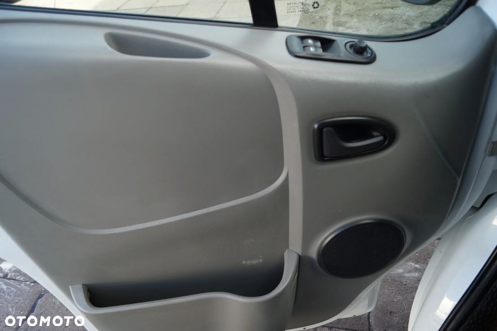 Renault Trafic - 20