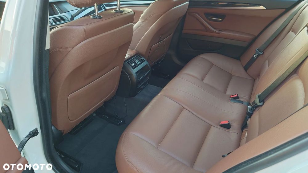 BMW Seria 5 530d xDrive - 10