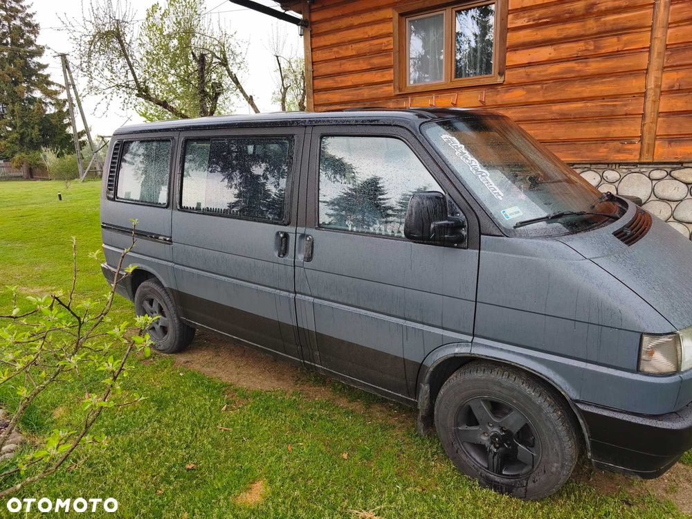 Volkswagen Multivan - 1