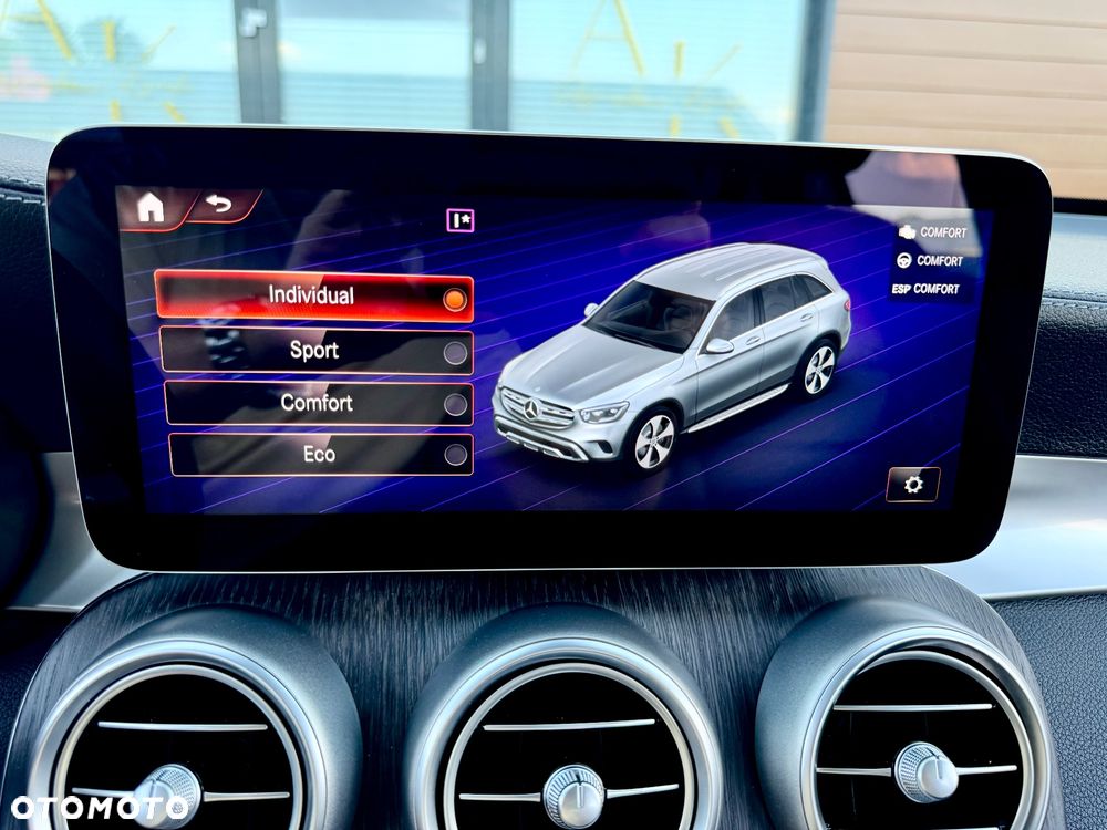 Mercedes-Benz GLC 220 d 4Matic 9G-TRONIC AMG Line Plus - 36