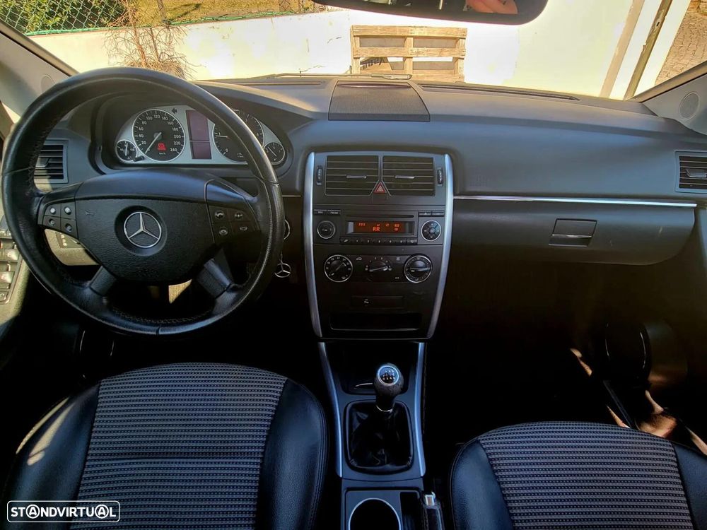 Mercedes-Benz B 180 - 7