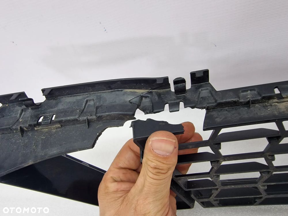 BMW G30 / G31 LIFT M-PAKIET 20- KRATKA ŚRODKOWA ZDERZAKA PRZEDNIEGO PRZÓD , NR 51118098664 , NR AUKCJI KR42 - 15