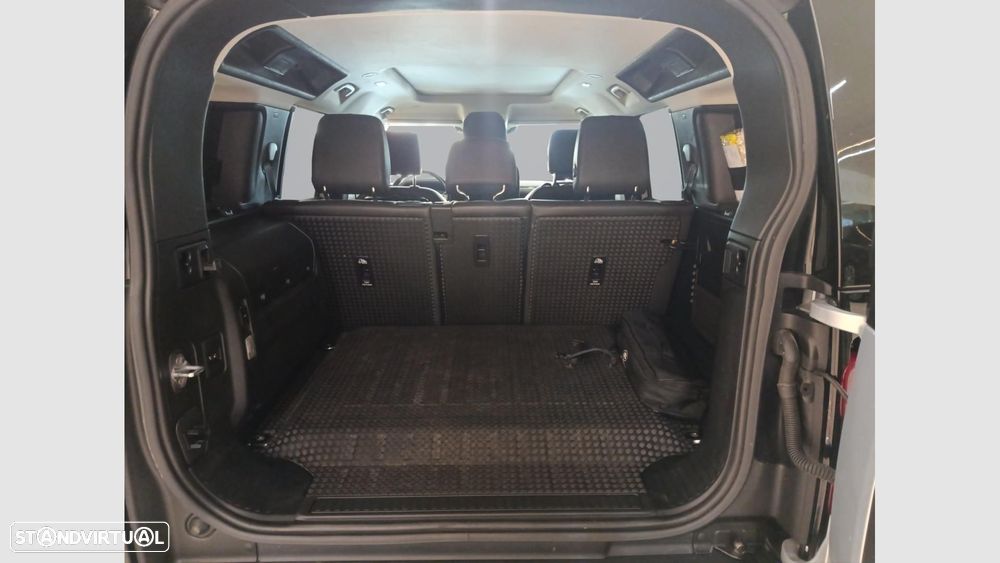 Land Rover Defender 2.0 P400e 110 AWD S - 12