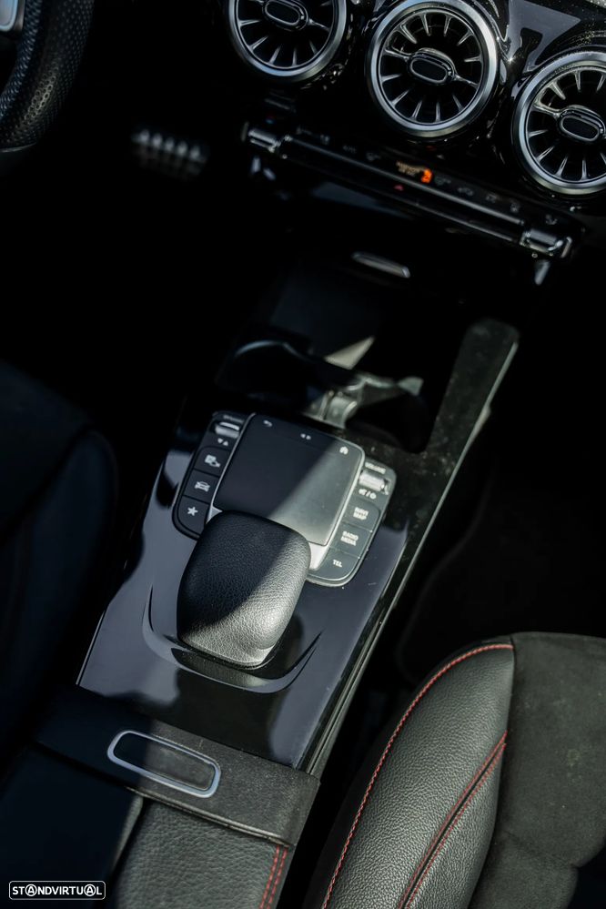 Mercedes-Benz CLA 250 e 8G-DCT AMG Line - 25